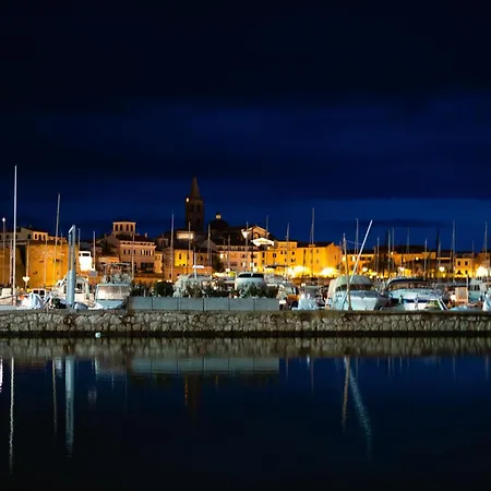Botel Filipp's House Boat *