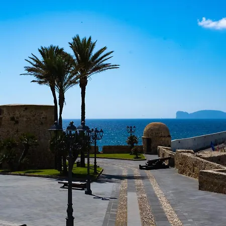 Filipp's House Boat Alghero