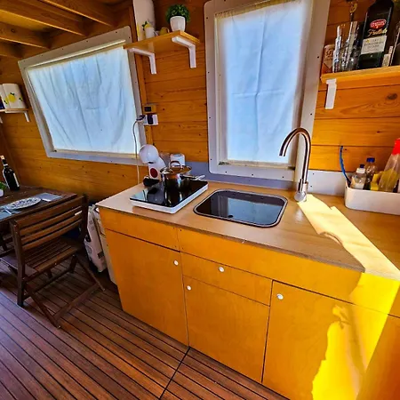 Filipp's House Boat 알게로