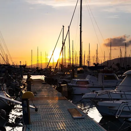 ספינת מלון Filipp's House Boat אלגהרו