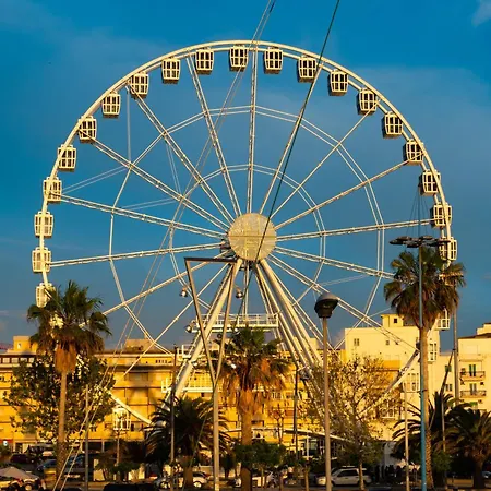 Filipp's House Boat ספינת מלון