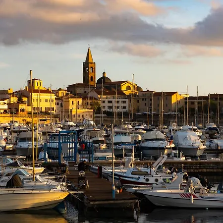 Filipp's House Boat 보트호텔 알게로